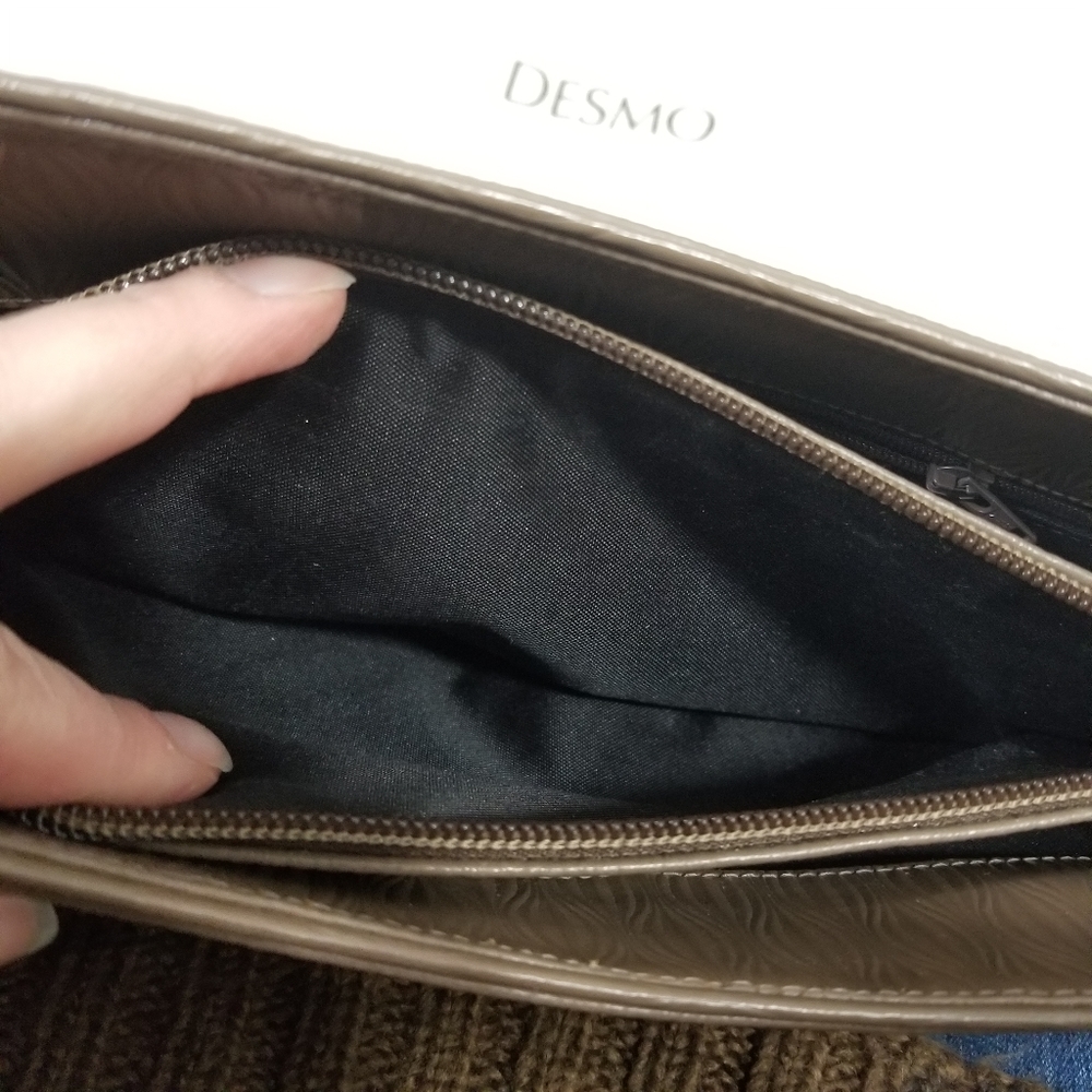 Desmo Italian leather textured taupe shoulderbag - Picture 10 of 10